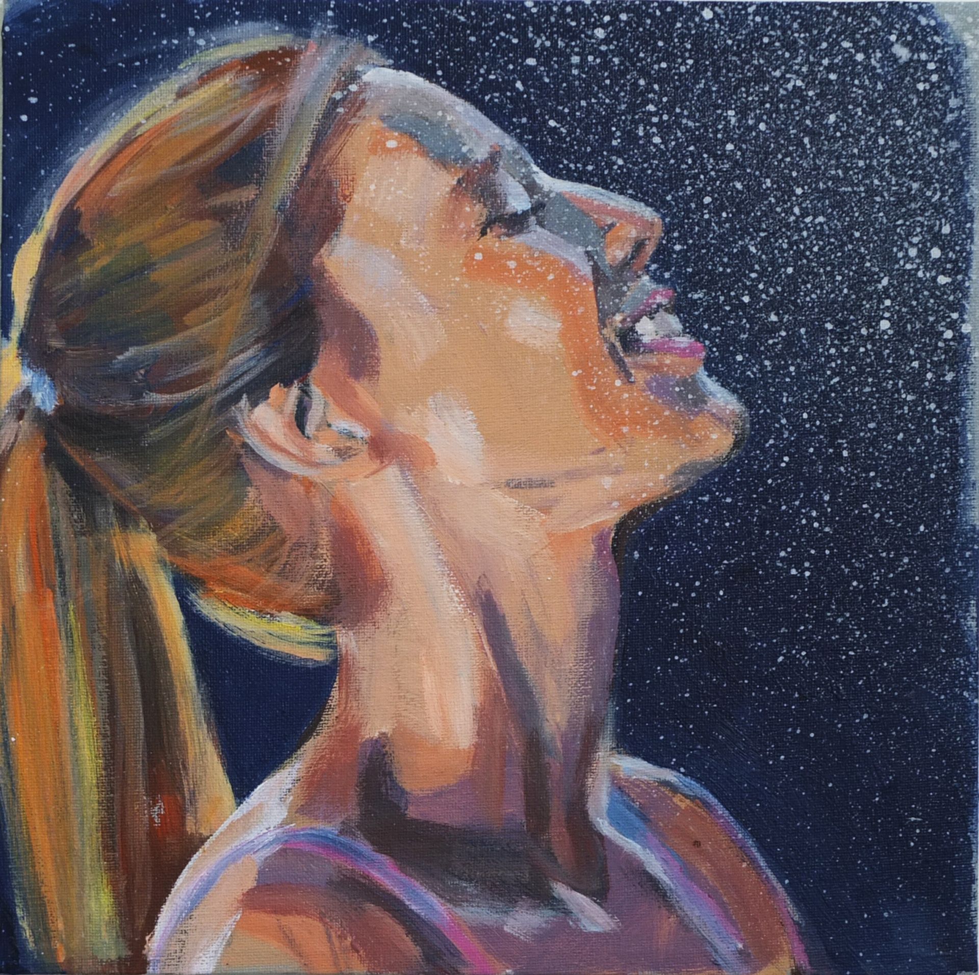Porträt einer Frau, die den Kopf nach hinten wirft. Es heißt Freude. Malerei von Conny Himme.