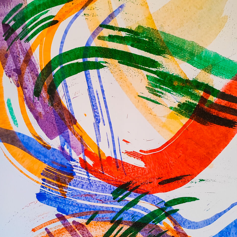 Ein experimentelles Aquarell in bunten und kräftigen Farben.