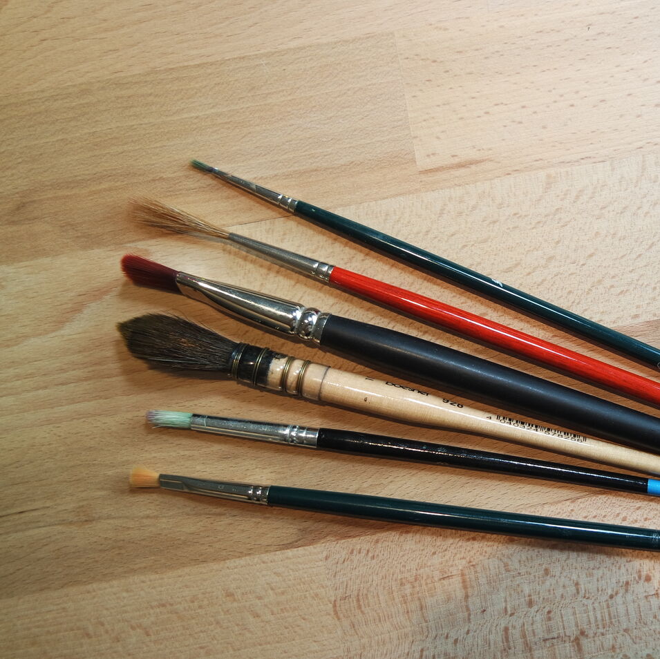 Verschiedene Pinsel.